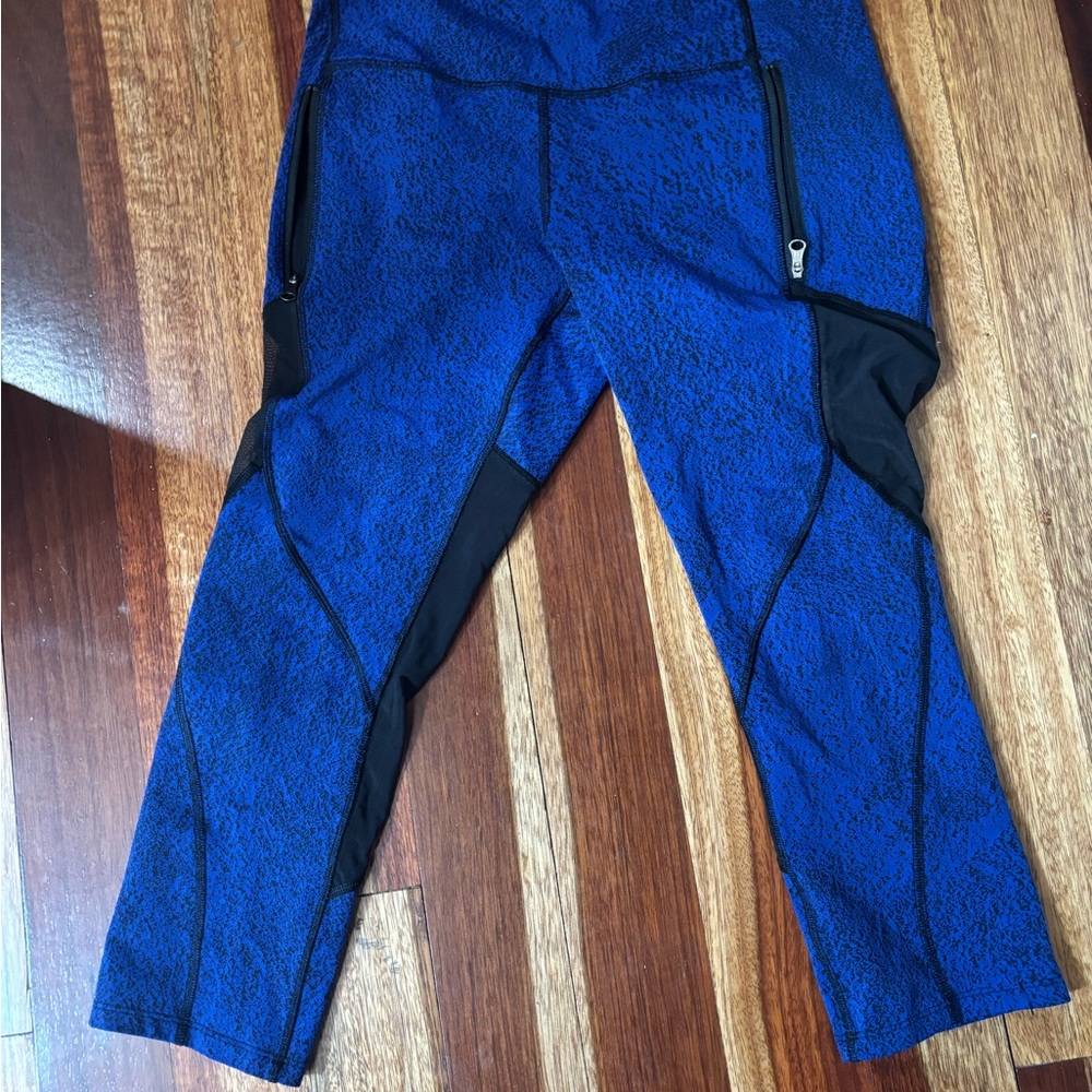 Lululemon capri yoga pants/leggings size 8